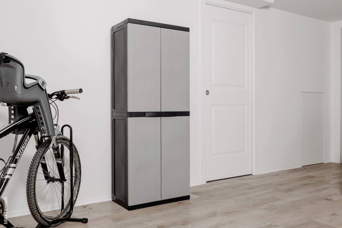 Kunststoffschrank B/H/T: ca. 65x165x37 cm