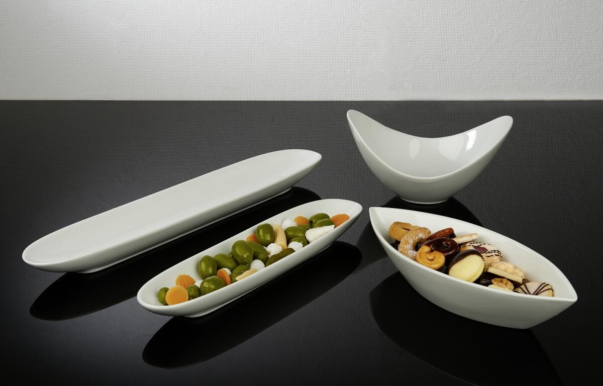 Schale weiß Porzellan B/H/L: ca. 16x12x21 cm