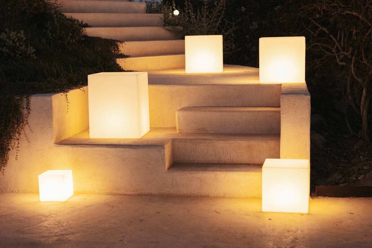 LED-Dekoleuchte weiß B/H/L: ca. 40x40x40 cm